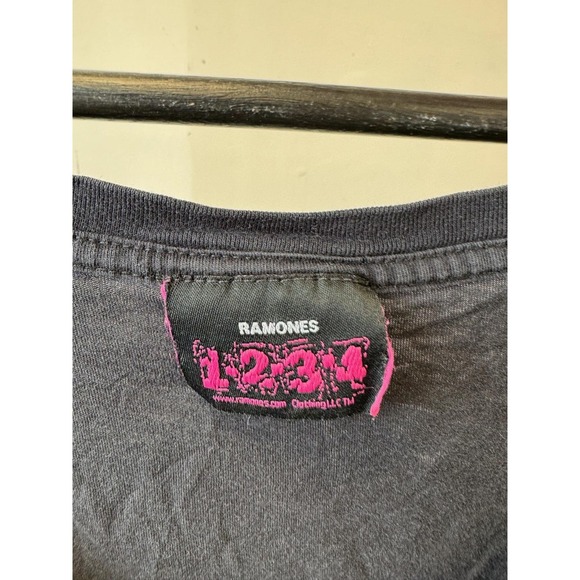 VTG Ramones Shirt Womens 3X Plus Black V Neck Band Graphic Punk Rock Tee T-Shirt - Picture 3 of 6